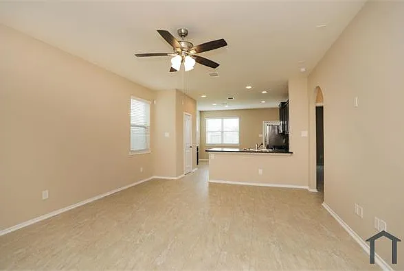 6 bed, 2780 sqft, $3,750 — Photo 1