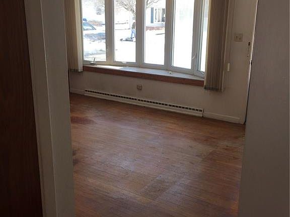 4th image of 253 Don Ave E