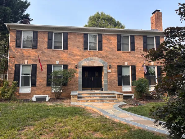 1917 Shiver Dr, Alexandria, VA 22307