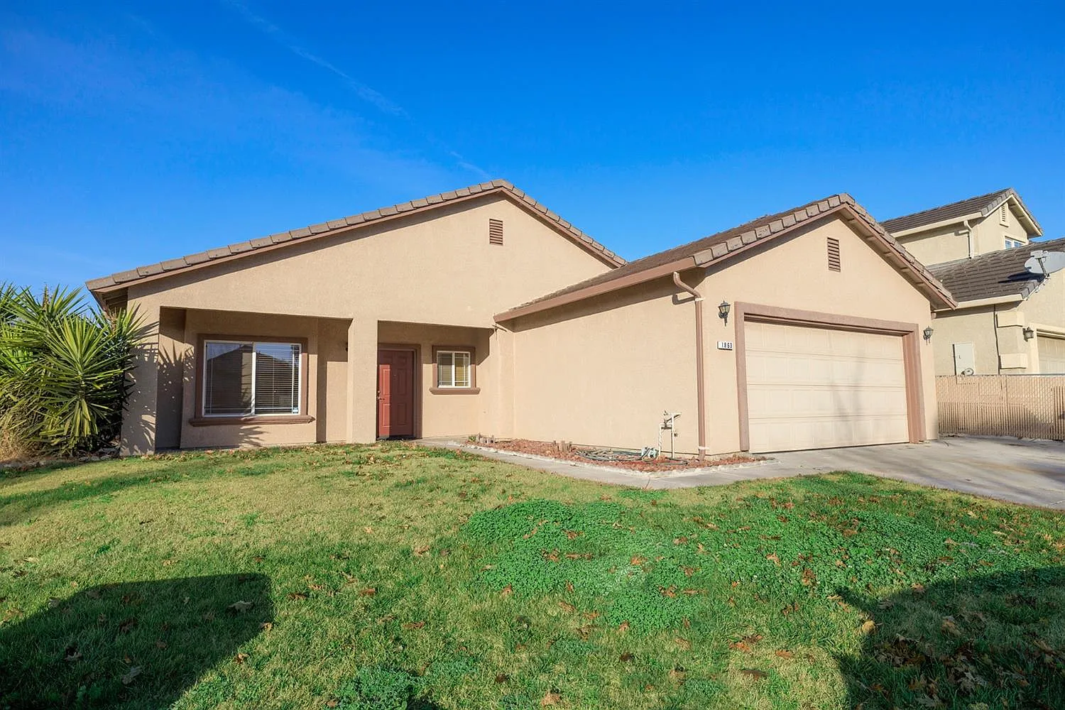 1863 Amberwood Ln photo 1