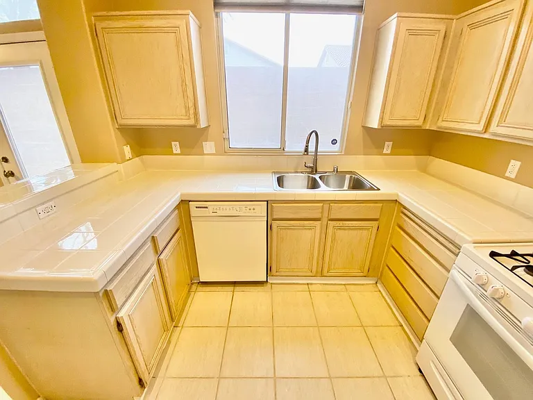 1605 Cimarron Crest St — Photo 12