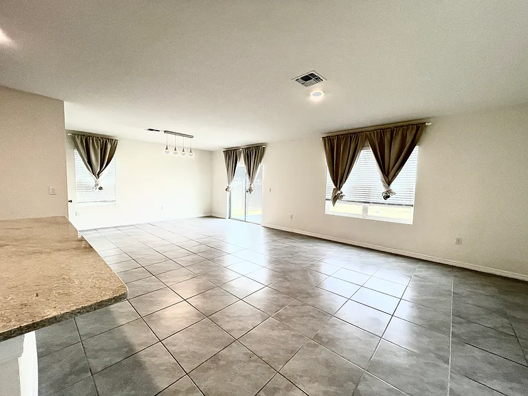 5663 Hollingworth Trl — Photo 8
