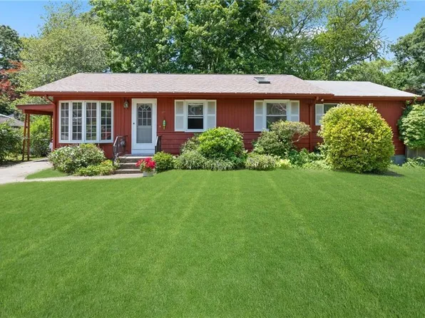 116 Spice Bush Trl, Narragansett, RI 02882