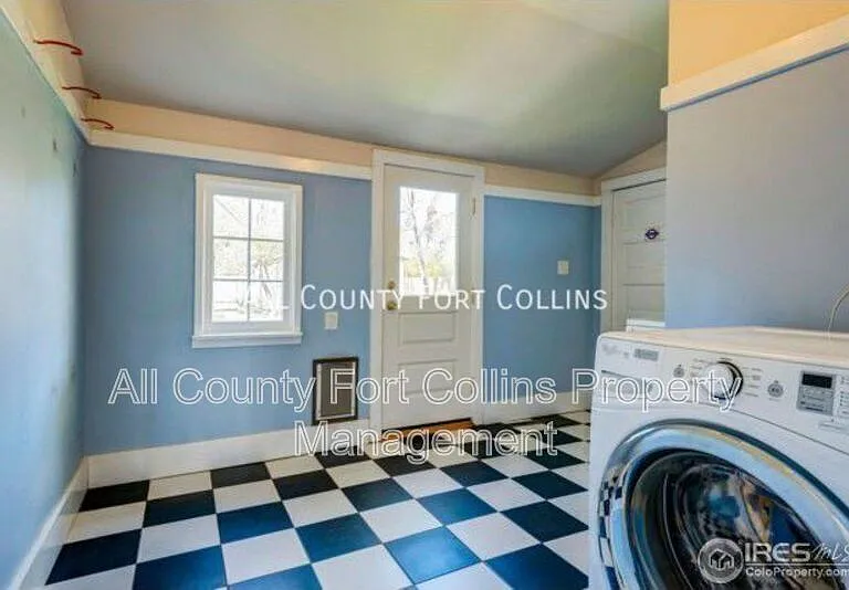 4237 Main St — Photo 9