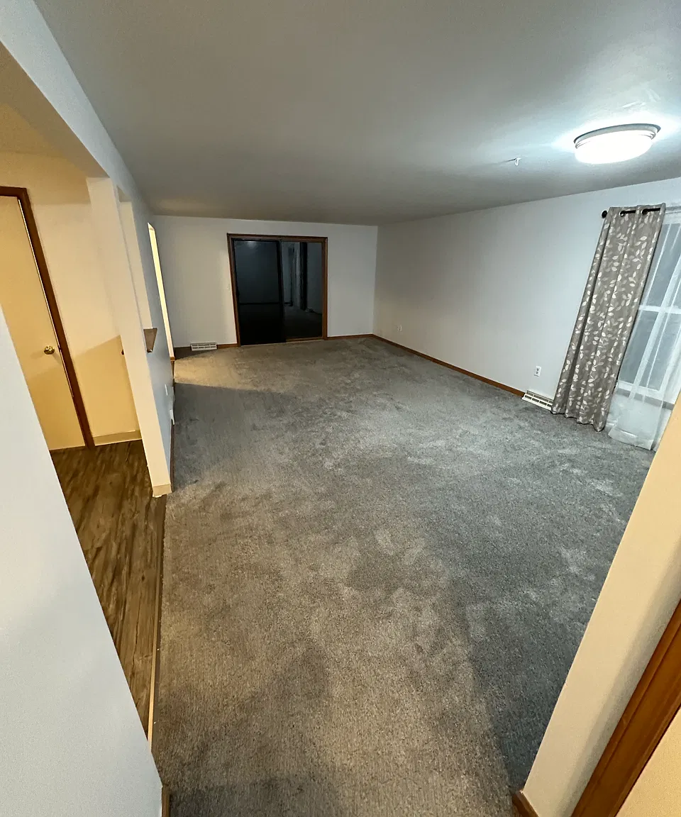 2 bed, 1300 sqft, $1,800 — Photo 1