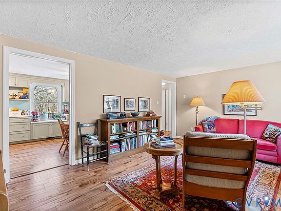 4th image of 400 Germantown Rd