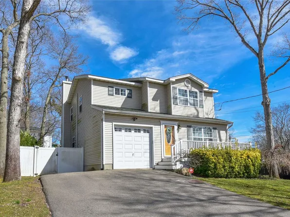 27 Mitchell Drive, Sound Beach, NY 11789