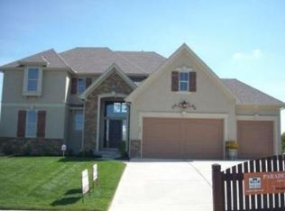 5739 Russet Rd, Parkville, MO 64152