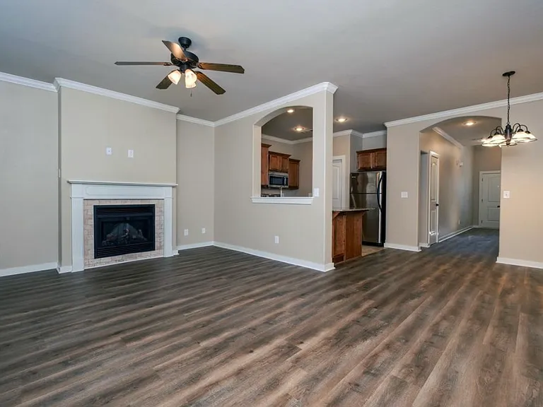 102 Venezia Ln — Photo 4
