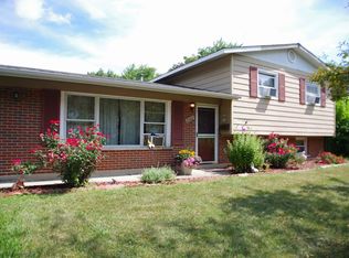 7101 Orchard Ln, Hanover Park, IL 60133
