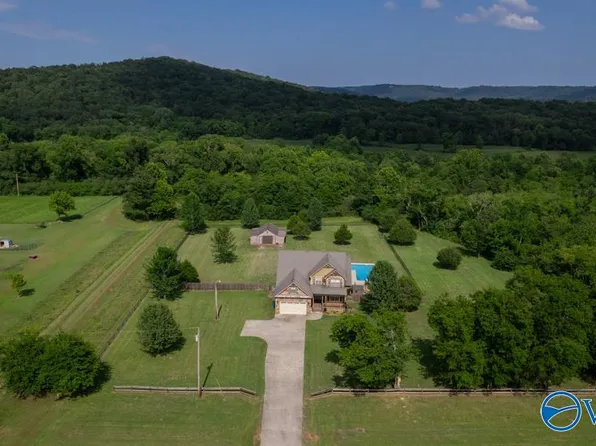 8320 Cathedral Caverns Hwy, Woodville, AL 35776