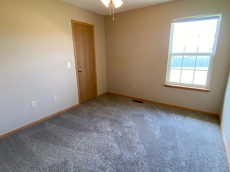 203 N Christopher Ln — Photo 13