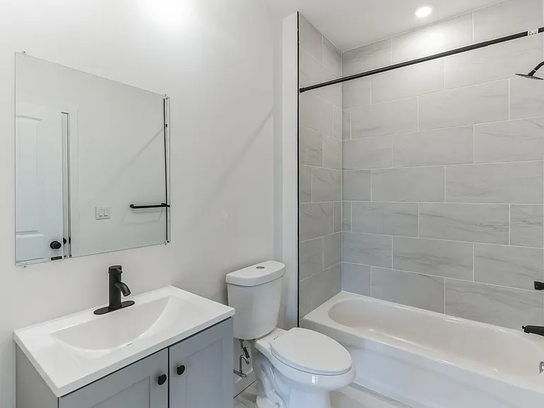 812 N Holly St #2 — Photo 3