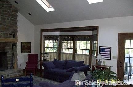 5th image of 421 Shadydale Dr