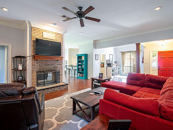 4th image of 2545 River Place Blvd