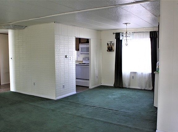 3rd image of 2221 S Prairie Ave