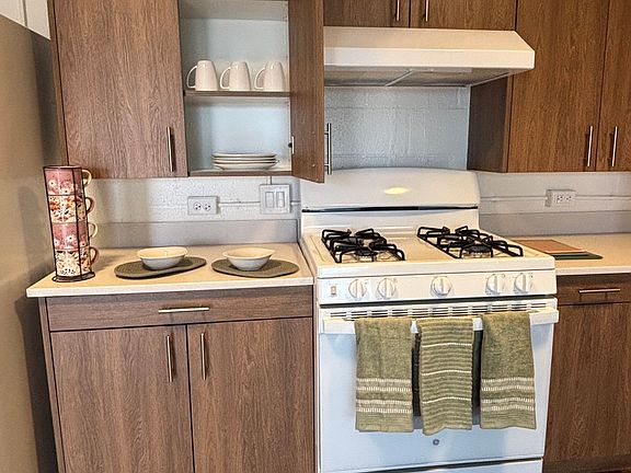 3rd image of 850 Russell Ave #Abf03e3b1