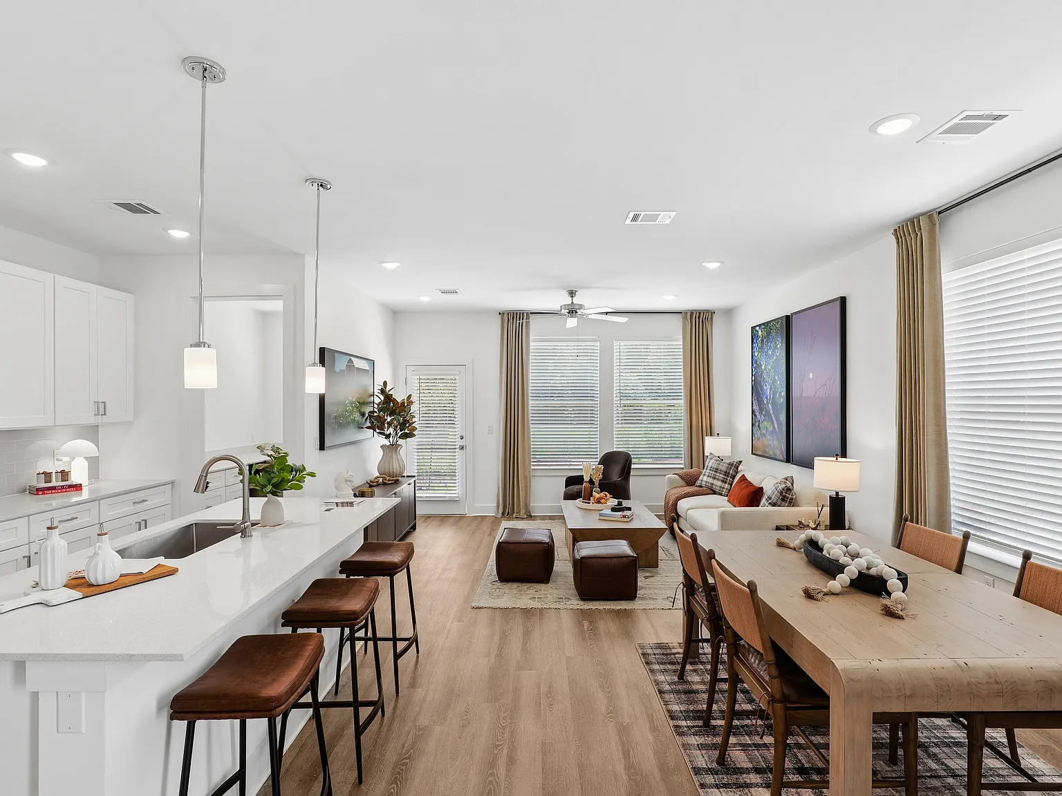 AVAIA Place — Photo 4