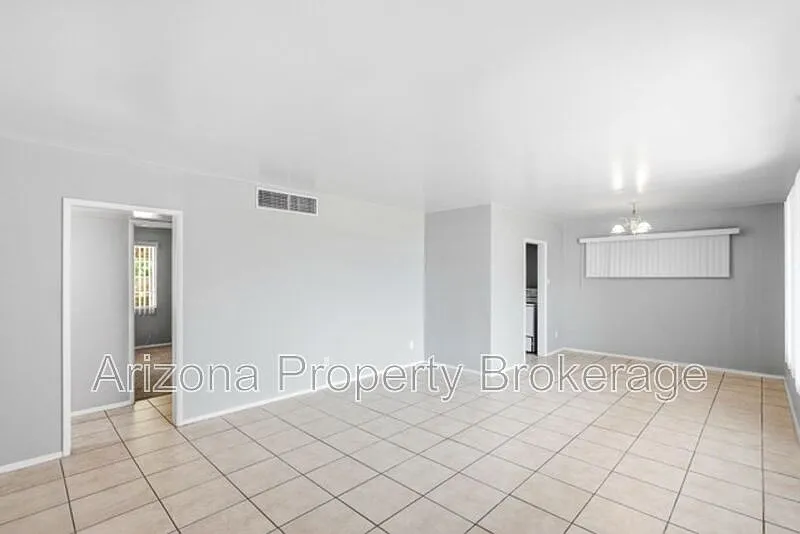 3 bed, 2.0 bath, 1481 sqft, $2,095 — Photo 1