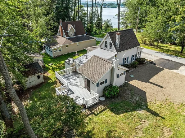 29 Lakeview Ave, Lunenburg, MA 01462