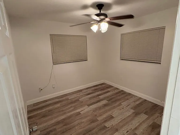 980 NW 200th Ter — Photo 13
