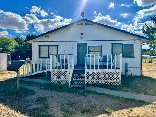 18233 S John Fry Avenue, Peeples Valley, AZ 86332