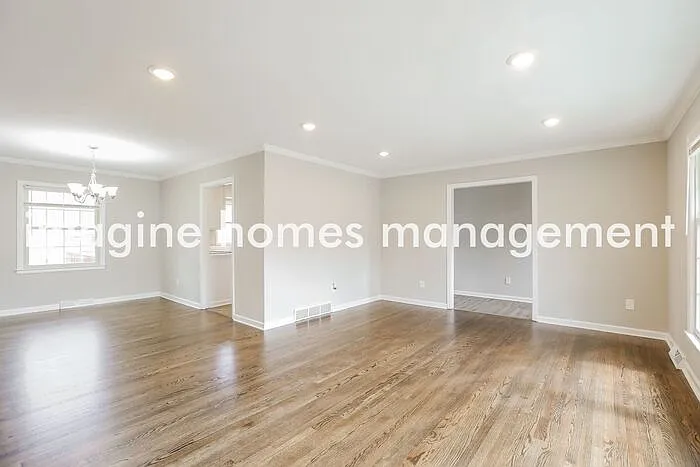9612 W 93rd St — Photo 5