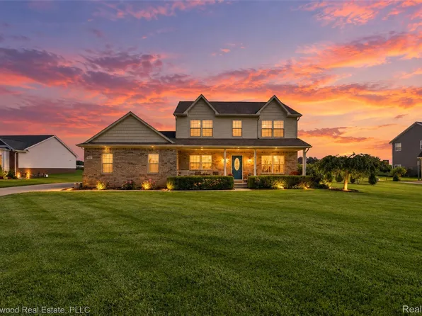 5616 Jada Dr, Highland, MI 48356