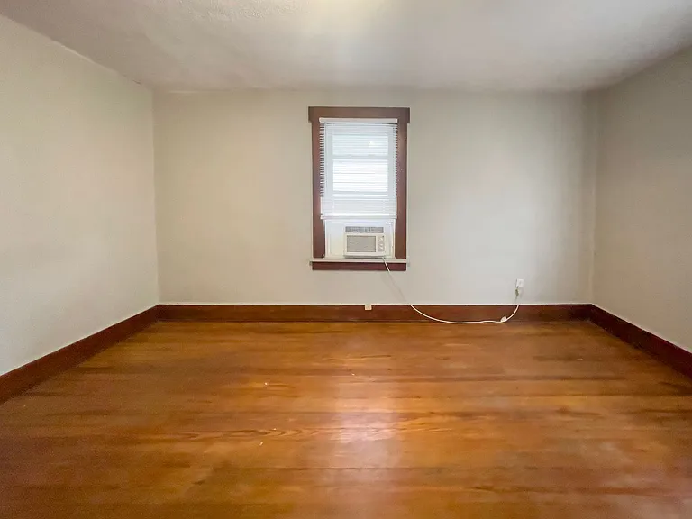 1405 W Jackson St — Photo 14