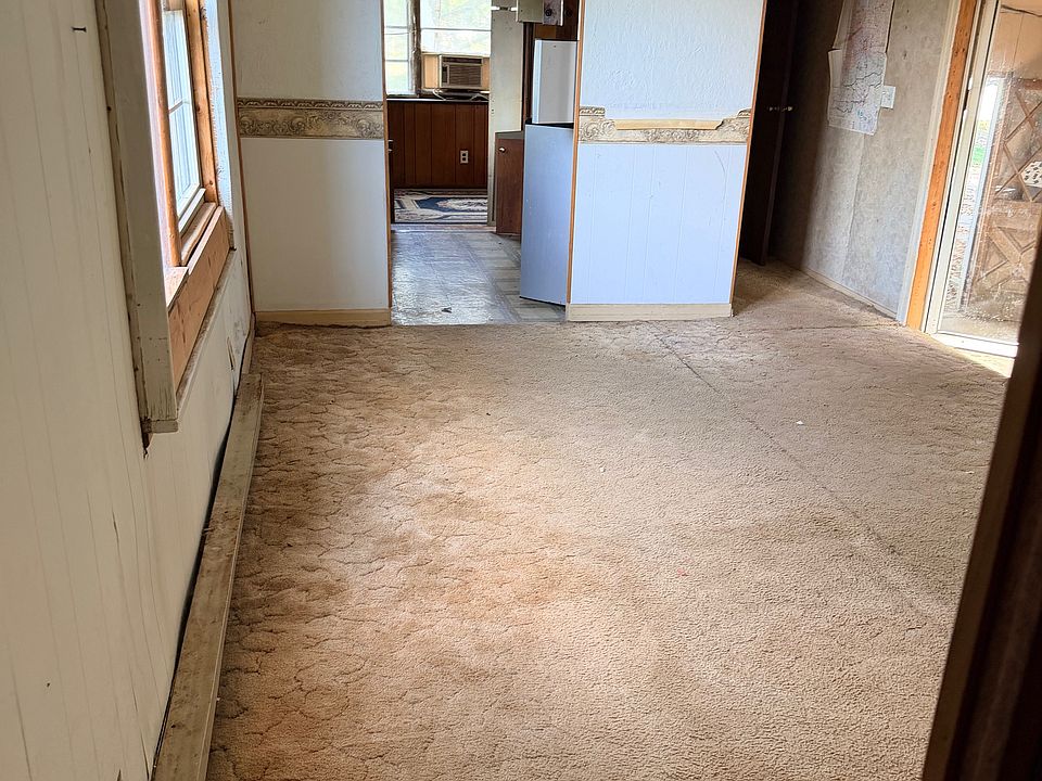 2nd image of 301 Crist St #6