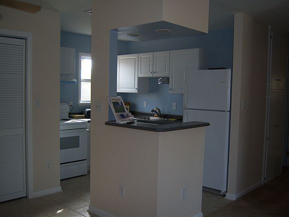 Kitchen/Dinning area 622 Houston Ave
