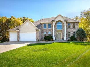 17163 Padons Dr, Eden Prairie, MN 55346