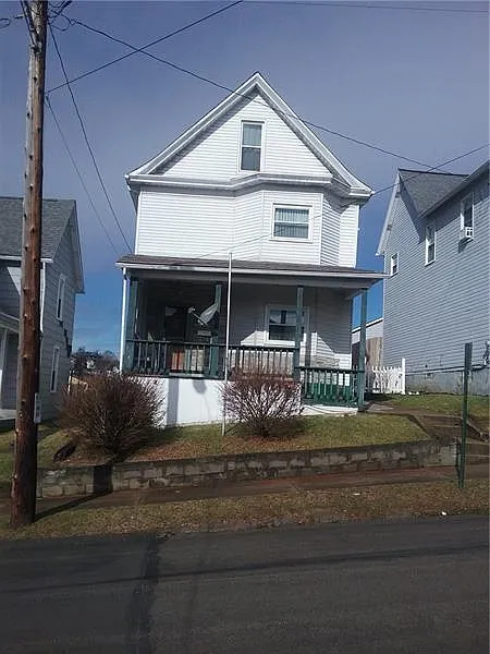 70 Nutt Ave photo 1