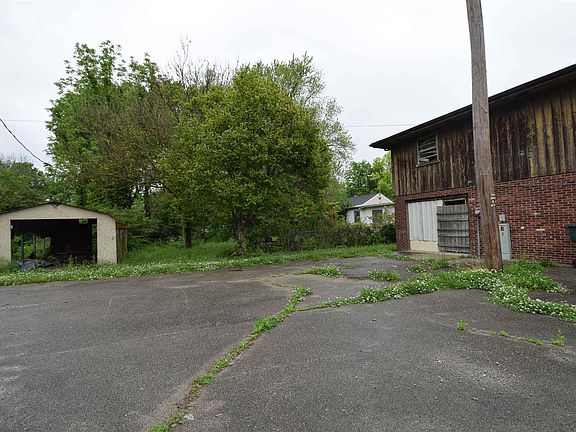 4th image of 425 S Celia Ave