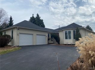 5177 Pointe East Dr, Jamesville, NY 13078