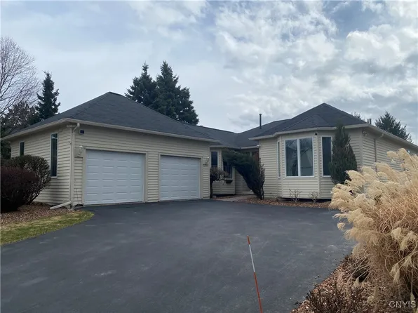 5177 Pointe East Dr, Jamesville, NY 13078