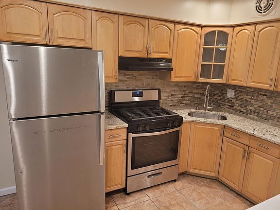 2nd image of 8207 Glenwood Rd Floor 2