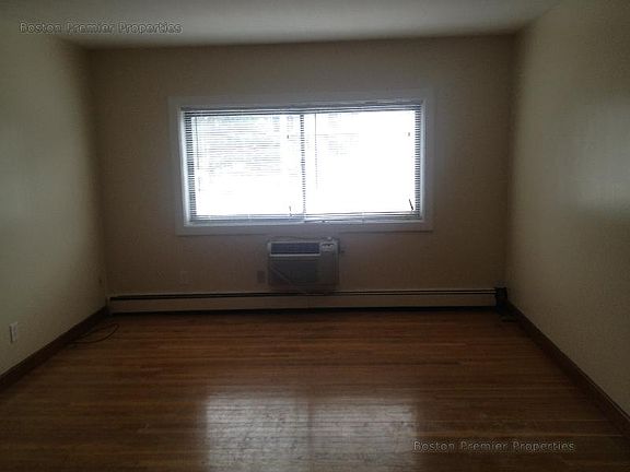 2nd image of 580 Bridge St APT 38
