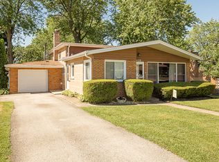 4129 W 107th St, Oak Lawn, IL