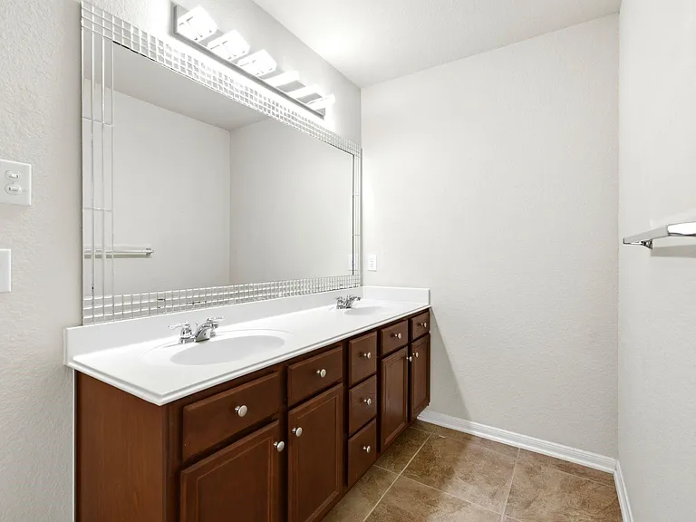 15002 Miller Meadows Ln — Photo 24