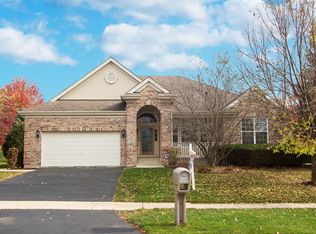 345 Prairieview Dr, Geneva, IL 60134