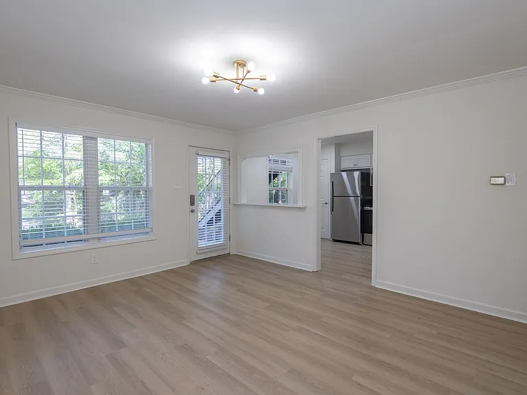 1100 Park Ln #202 — Photo 4