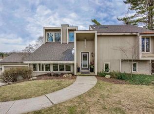 17390 Turnbury Ct, Granger, IN 46530