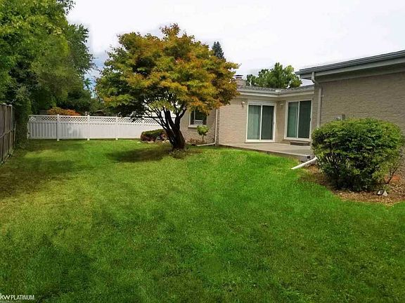 4th image of 30655 Lorraine Ave