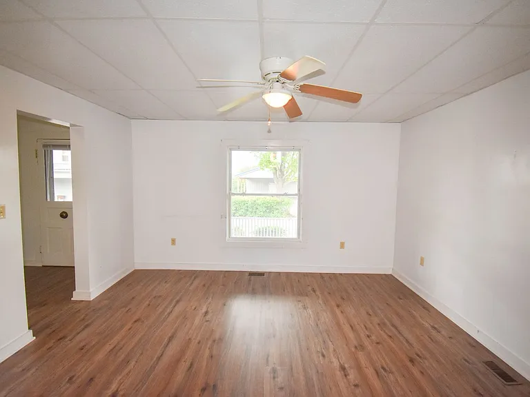 3 Fairview St — Photo 13
