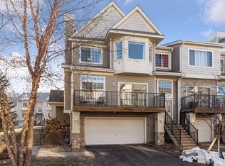 2395 Eagle Trace Ln, Woodbury, MN 55129