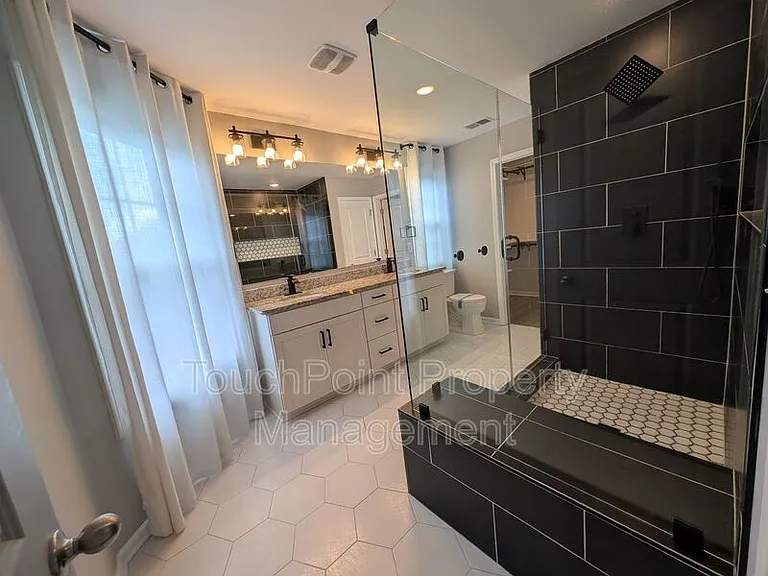 634 Cypress Glen Ln — Photo 22