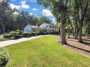 77 Heritage Dr, Warwick, RI 02818
