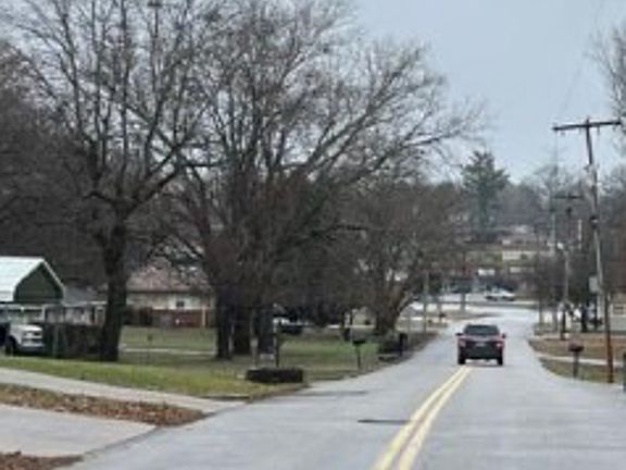 Exterior Neighborhood (street photo)