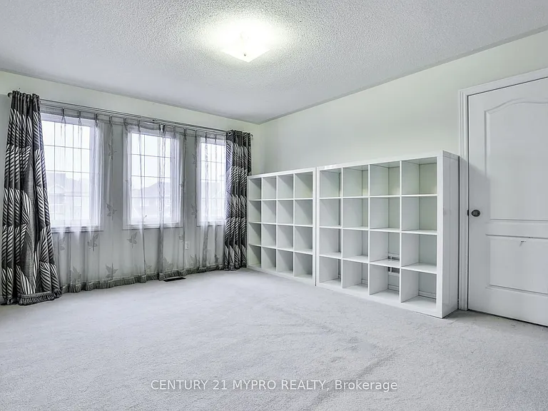 431 Woodspring Ave E — Photo 31